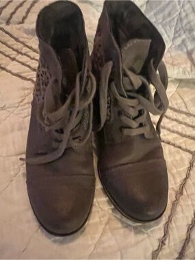 Roxy Women's Lace-Up Ankle Booties in Dark Brown
